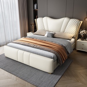 <span class=keywords><strong>Letto</strong></span> Imbottito Trapuntato di Lusso Bianco con Finiture in Metallo Dorato - Disponibile su Misura e in Vari Colori - Product Image 1