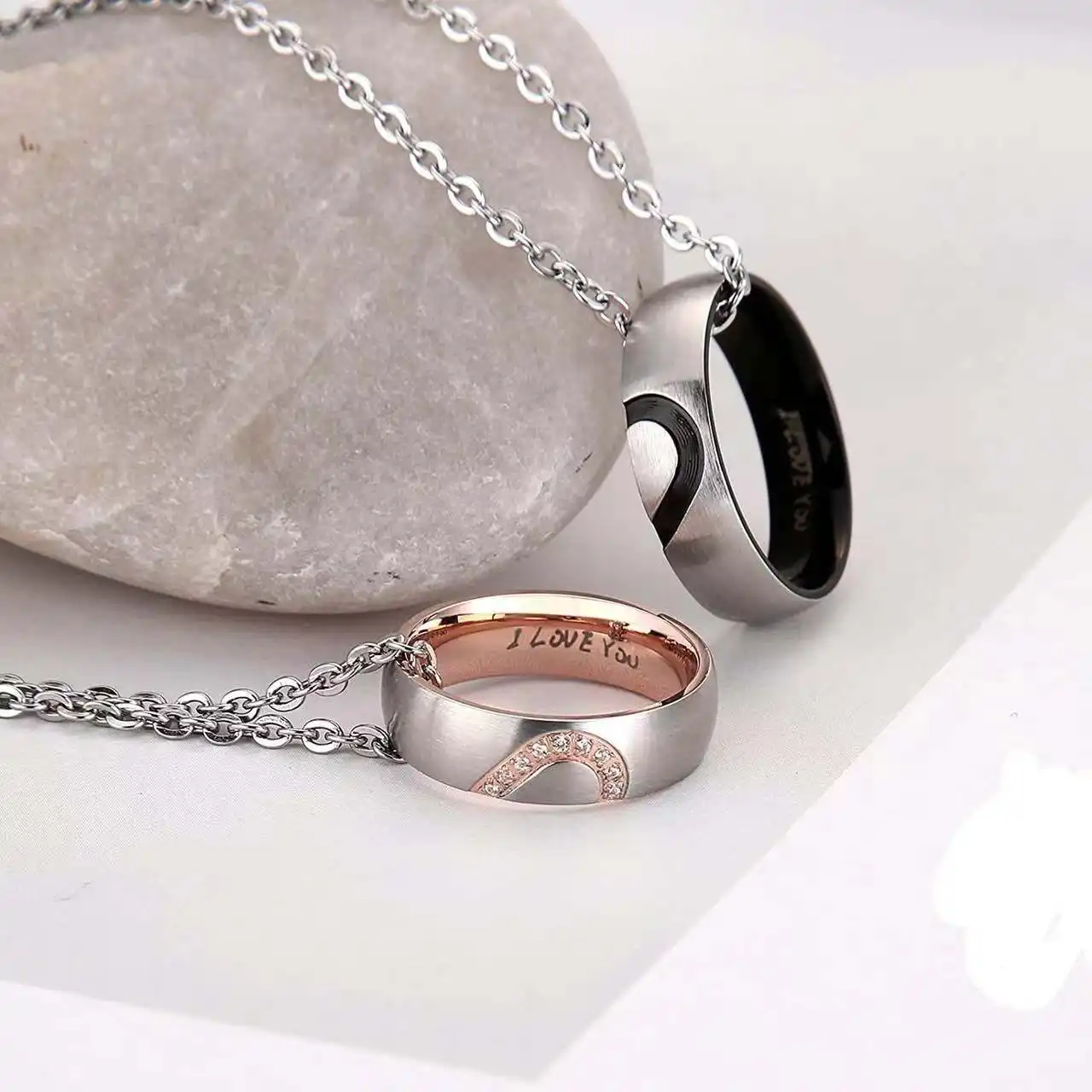 Stainless steel half a heart-shaped necklace set auger couples romantic couples ring 2023