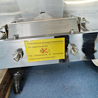 Machine à emballer les sachets pour l'emballage et le scellement des produits liquides à l'eau