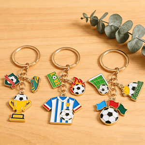 Porte-clés mousqueton métallique personnalisé OEM ODM en gros Coupe du Monde de football 2026 États-Unis Canada Mexique Cadeau léger pour supporters 48 - Product Image 4