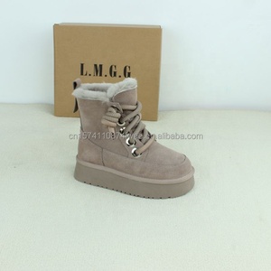 Bottes d'hiver de luxe pour femmes en peau de mouton avec doublure en cuir véritable, talon plat, confortables et douces, idéales pour les vacances - Product Image 2
