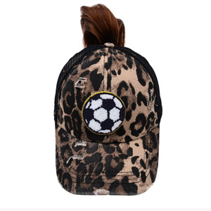 Casquette de football rétro américaine brodée, tendance streetwear, tenue quotidienne, maille personnalisable - Product Image 1