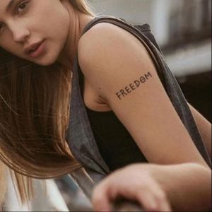 Adesivi per <span class=keywords><strong>Tatuaggi</strong></span> Temporanei <span class=keywords><strong>Personalizzati</strong></span> con Lettere Semplici, Trasferibili ad Acqua - Semi-Permanenti, Durata 10-15 Giorni, <span class=keywords><strong>Stampa</strong></span> Serigrafica - Product Image 3