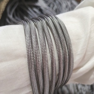 Cordon en paracorde durable de 4 mm, corde en nylon tressé de 4 mm, corde en <span class=keywords><strong>polyester</strong></span> nylon 66 <span class=keywords><strong>polyamide</strong></span> rouge, bleu marine, or, blanc, vert pour l'extérieur - Product Image 3