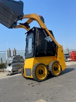 Pour chargeuse compacte à charge nominale de 2.5 tonnes avec moteur pour le terrassement, l'aménagement paysager et le déneigement-Durable et efficace