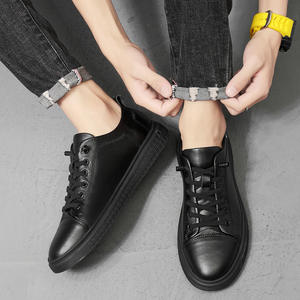 Zapatos de skate de cuero transpirables de verano estilo coreano a la moda para hombre, casuales con cordones, de boca baja simple, con costuras de cuero y EVA. - Product Image 2