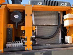 Excavatrice sur chenilles hydraulique d'occasion Hyundai 220-9S, modèle 2021, 22 tonnes, puissante force de creusement, moteur hydraulique stable, boîte de vitesses - Product Image 6