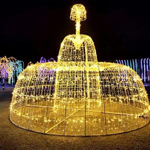 Grande Fontaine Lumineuse de Noël pour Centres Commerciaux, Parcs et Installations Saisonnieres Haute Visibilité - Product Image 1