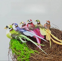 Oiseau unique en mousse à plumes artificielles multiples sur branche avec clip, ornements décoratifs faits à la main pour arbres et couronnes de jardin