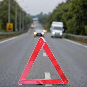 Acil Durum Trafik Güvenliği Uyarısı için Daha Ucuz Reflektörlü Araç Uyarı Üçgeni - Product Image 1
