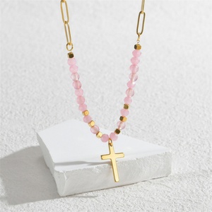 Collier de perles personnalisé minimaliste, fait main, avec breloque croix en cristal - Product Image 2