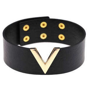 <span class=keywords><strong>Collier</strong></span> ras du cou en <span class=keywords><strong>V</strong></span> en cuir en forme de <span class=keywords><strong>V</strong></span>, Simple, personnalité, Punk, ajouré, bijou court, clavicule, cortic - Product Image 4