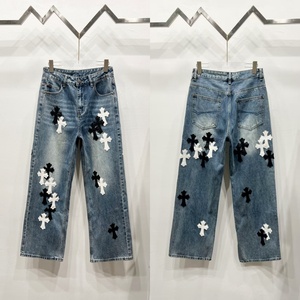 <span class=keywords><strong>Chrome</strong></span> Hearts Jeans en denim taille mi-haute, coupe droite ample, délavé, avec étiquette en cuir en forme de croix, style urbain - Product Image 2