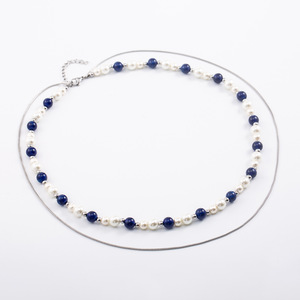 สร้อยคอประดับลูกปัดสองชั้น ไทเทเนียมสตีล สีน้ำเงินไคลน์ ประดับมุก สร้อยคอแบบซ้อนสำหรับผู้หญิง เครื่องประดับแฟชั่น - Product Image 1