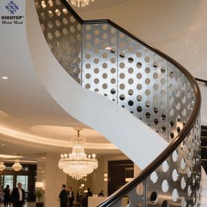 تصميم معماري مخصص من الألومنيوم والفولاذ المقاوم للصدأ من الثقوب لدرابزين الدرج يشمل قطع اللحام - Product Image 1