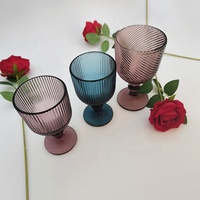 Verrerie en gros hôtel restaurant décoration de mariage verres à vin colorés gobelets en verre vintage au design gaufré