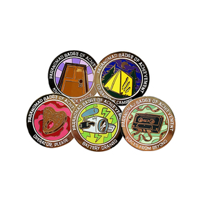 थोक कस्टम टैरो तामचीनी पिन बिल्ला कार्ड कप बिल्ली सूरज स्टार बादल अंचल पिन बिल्ला के लिए तामचीनी पिन सजावट - Product Image 5