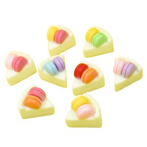 Cabochon en résine en forme de mini macaron de simulation pour maison de poupée miniature, accessoires DIY pour boucles d'oreilles et porte-clés - Product Image 1