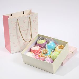 Set de Regalo Personalizado de 9 Bolas de Sal de Baño para el Día de la Madre, Bodas o Recuerdos Elegantes para Iglesias y Detalles de Boda - Product Image 1