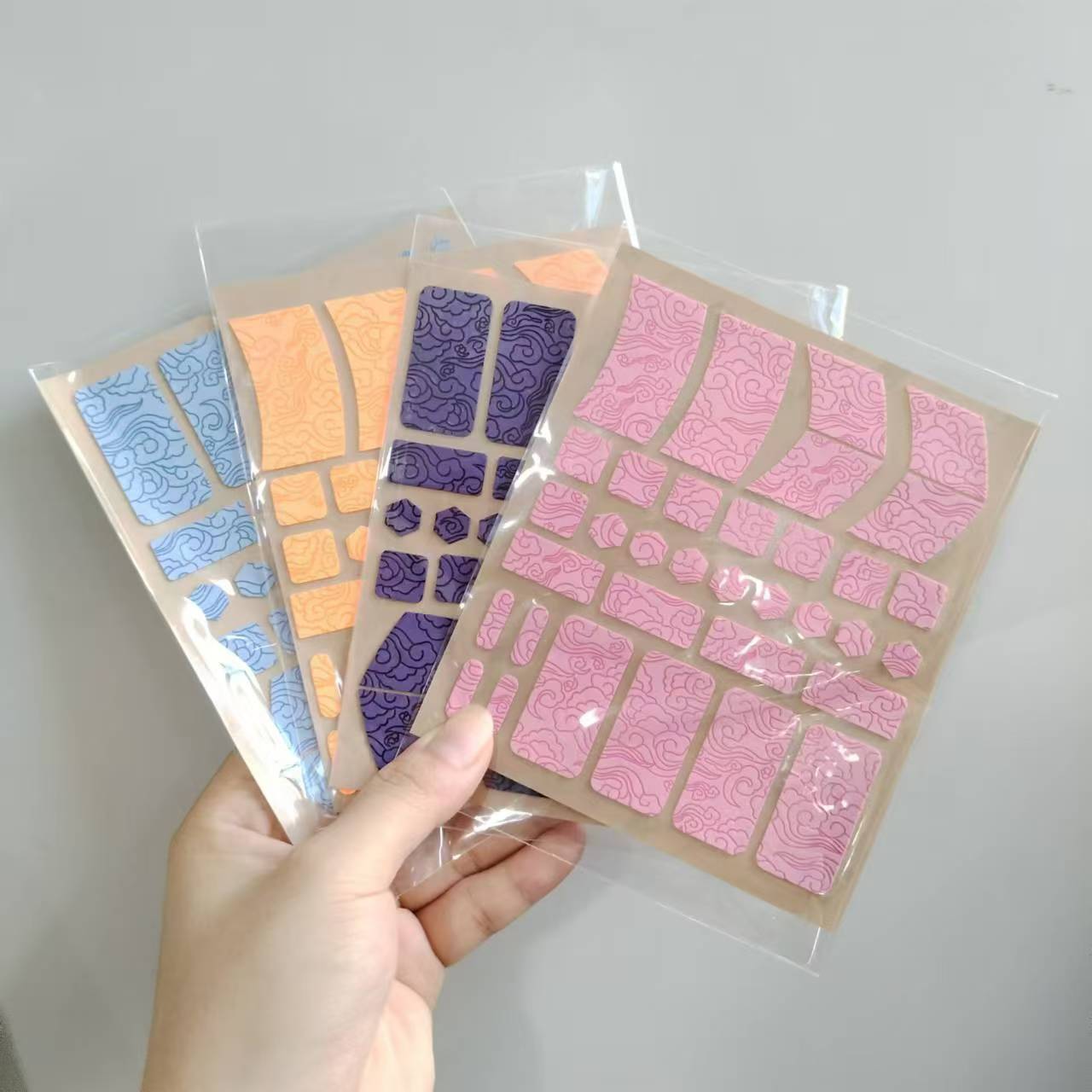 Prédécoupé en différentes couleurs
