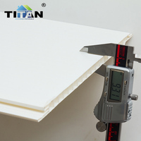 Panel de Pared Plano de PVC Laminado, Diseño de Techo Falso de PVC, el Más Vendido en Camerún, Plafond En Lambris Pvc De 5m8
