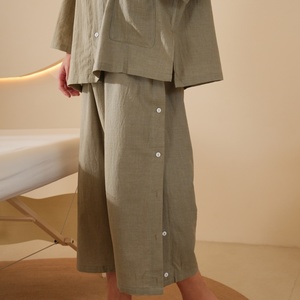 Traje de Moxibustión Verde para Hombre, Ropa de <span class=keywords><strong>Masaje</strong></span> con Abertura Delantera y Trasera, Tallas Grandes, para Pedicura, Limpieza de Oídos, Ventosas y Gua Sha - Product Image 3