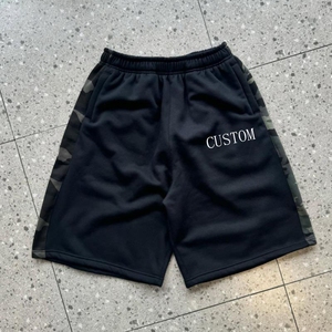Shorts décontractés amples à taille élastique avec panneaux latéraux imprimés DTG camouflage, coupe et couture personnalisées, fabricant de shorts en molleton pour hommes - Product Image 2