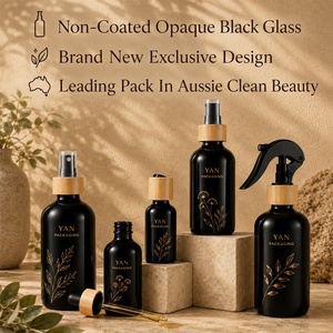 YAN Packaging – Ensemble cosmétique en <span class=keywords><strong>verre</strong></span> violet noir Boston avec bouchon disque, compte-gouttes, pulvérisateur, pompe ou pulvérisateur à gâchette, et collier en bambou - Product Image 1