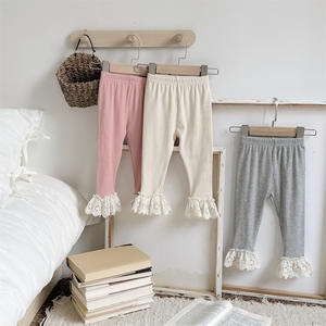 Vêtements d'hiver pour bébé de couleur unie, pantalons évasés en dentelle pour filles, leggings mignons en coton pour bébés, printemps et automne - Product Image 1