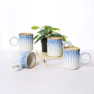 แก้วเซรามิกมีหูจับ ลายเคลือบสีน้ำเงินขาว สำหรับดื่มชา กาแฟ - Product Image 1