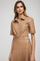 Bekleidungs hersteller Custom Spring Autumn Khaki Turn Down Neck Kurzarm Elegant Casual Women Plissee Leder kleid