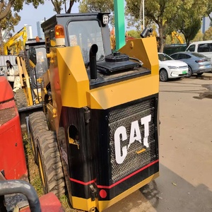 Chargeuse compacte sur chenilles CAT 246D, hydraulique à haut débit, compatible avec plusieurs accessoires, pour travaux de terrassement - Product Image 4