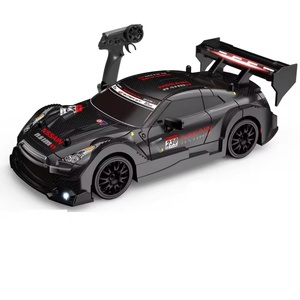 Voiture RC de drift SJY-8601-8603/8601E-8603E 1/24 4x4 30km/h 4 canaux avec lumières LED, gyroscope, 2.4Ghz, jouet électrique en métal, cadeau pour garçons - Product Image 1