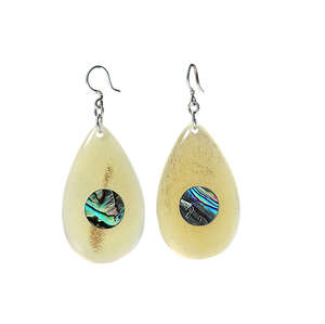 Pendientes de Cuerno de Búfalo Minh Giang Craft, Accesorio Único con Acabado Artesanal y Textura Natural - Product Image 3
