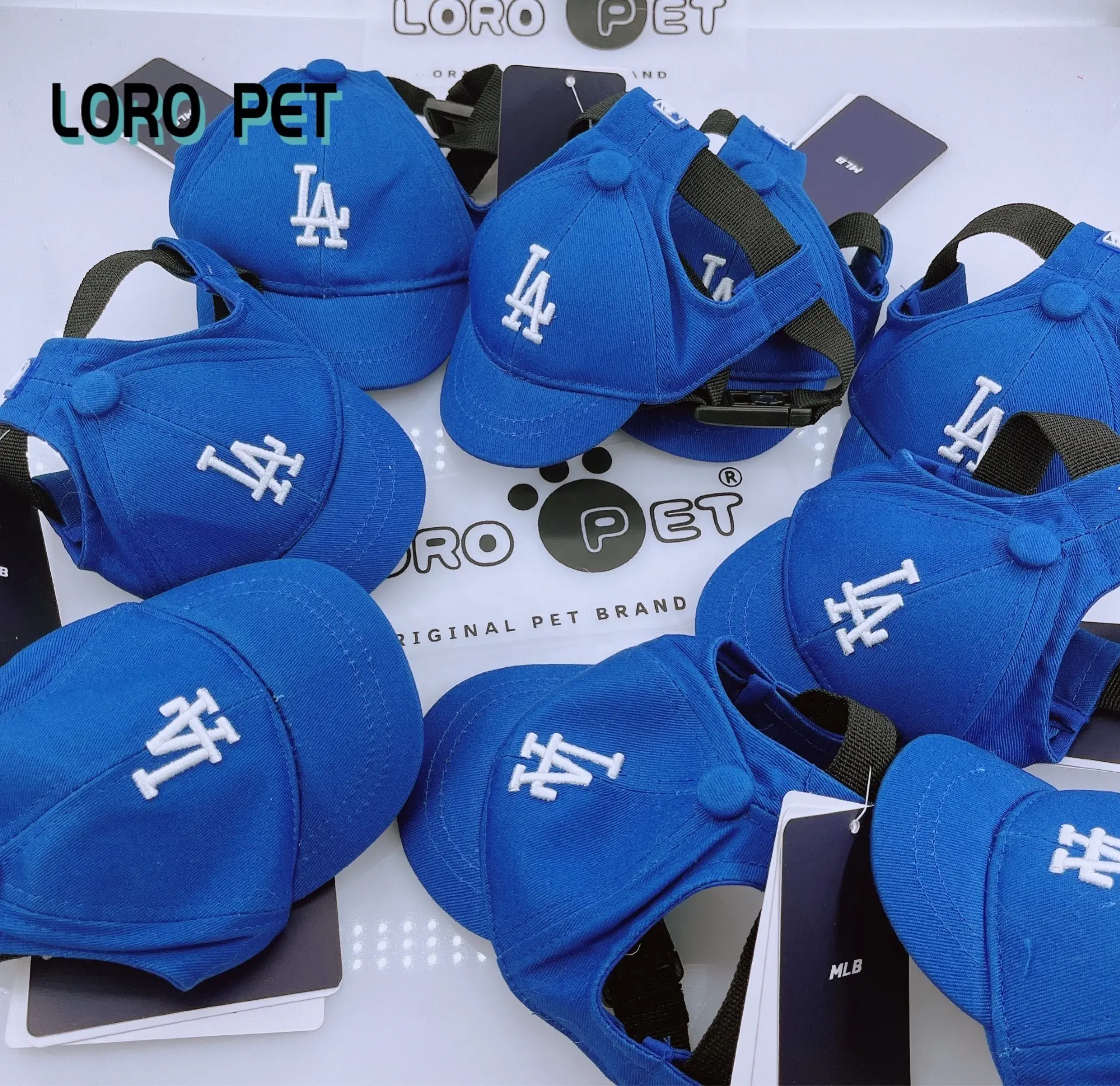 犬の野球帽ペット屋外スポーツ帽子犬の帽子耳穴付きキャンバスバイザーキャップ調節可能なファッショナブルなペットの帽子ブランドロゴ付き
