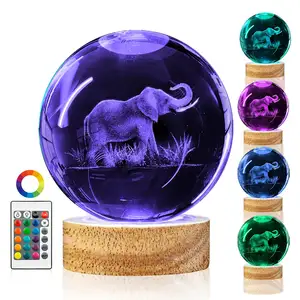 Tsinye 3d हाथी क्रिस्टल बॉल नाइट लाइट के साथ 16 रंग की लकड़ी के आधार हाथी ग्लास बॉल लैंप
