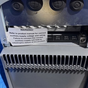 591PR-53383042-A00-U4  ไดรฟ์ดีซีดิจิตอลแบบไม่รีเจเนอเรทีฟสองควอดแรนต์  รุ่น DC590+  รองรับอินพุตสามเฟส ของแท้ใหม่แกะกล่อง - Product Image 3