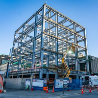 Bâtiment préfabriqué en structure acier de conception moderne avec certification CE/ISO9001, ossature en H et panneaux muraux en EPS pour hôtel à plusieurs étages