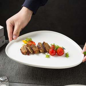 Plato de cena de cerámica irregular para restaurante, plato de porcelana blanca múltiple, plato plano, bandeja para servir postres de Pasta de frutas triangulares - Product Image 4