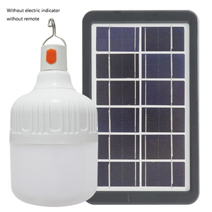 Bombilla de panel solar recargable de energía led colgante con control remoto impermeable para exteriores para acampar, patio, mercado nocturno - Product Image 1