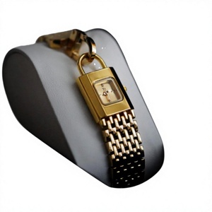 Montre analogique carrée de style moyen pour femme avec design de cadran unique, bracelet en acier inoxydable, mouvement à quartz étanche - Product Image 1