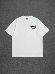 เสื้อยืดโอเวอร์ไซส์แขนสั้นผ้าเจอร์ซีย์คอตตอน 100% สีขาว พิมพ์ลายด้านหลัง สไตล์สตรีทแวร์ลำลองสำหรับผู้ชาย - Product Image 4