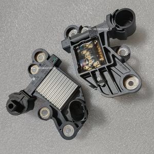 Nouveau régulateur <span class=keywords><strong>de</strong></span> <span class=keywords><strong>tension</strong></span> d'alternateur VW 12V (Origine OE) pour 0272220925 - Product Image 4