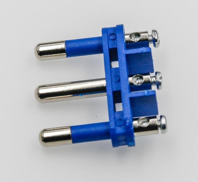 Italy Plug Insert Blue 4.0MM 10A 2-pin,2-pole,2-prong Semi-insulated for Standard Wires