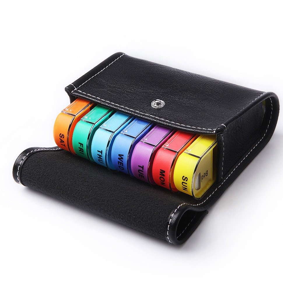 Цветной контейнер для лекарств с крышками на 7 дней