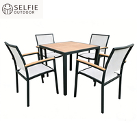 Chaise de salle à manger d'extérieur moderne, durable, confortable et imperméable en textilène, avec cadre en alliage d'aluminium thermolaqué, ensemble table et chaises pour cour.