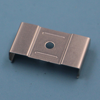Clips à ressort en acier inoxydable de précision personnalisés pince à tôle