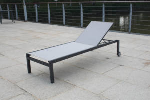 Chaise longue réglable <span class=keywords><strong>de</strong></span> luxe <span class=keywords><strong>en</strong></span> <span class=keywords><strong>aluminium</strong></span> pour hôtel avec roues lit <span class=keywords><strong>de</strong></span> soleil pour piscine extérieure chaises longues pour patio - Product Image 3
