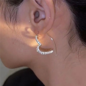 Orecchini a perno da donna con pietra a cuore, gioielli minimalisti romantici alla moda - Product Image 2