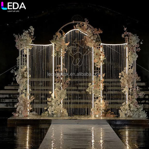 Décoration de fête de mariage LEDA, rideau perlé en fer forgé blanc, panneau de fond trois pièces - Product Image 1